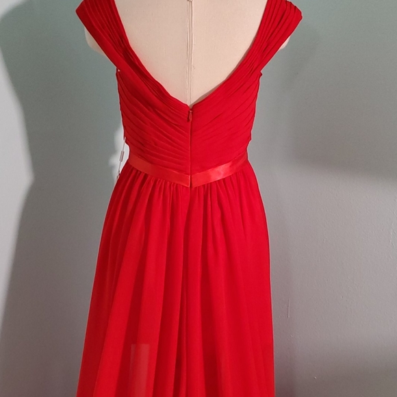 JJS house, NWT, special occasion ball gown. - Picture 8 of 15